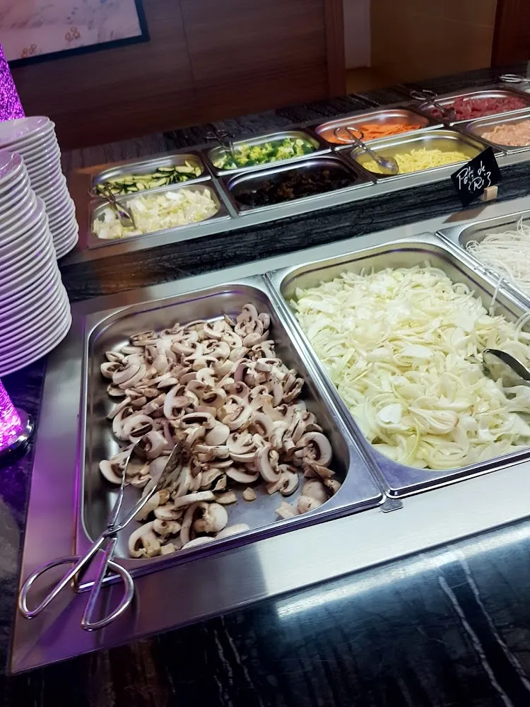 Légumes À Sautée Et Viande À Griller